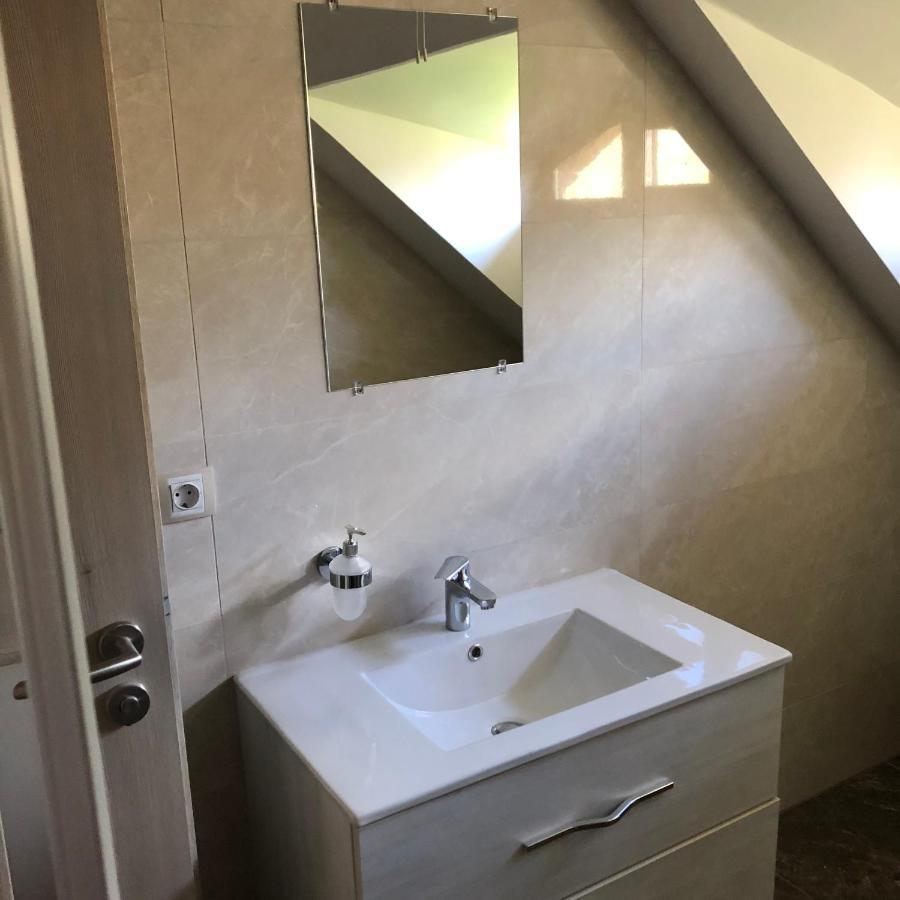 Kiscsere Vendeghaz Kallosemjen Luaran gambar