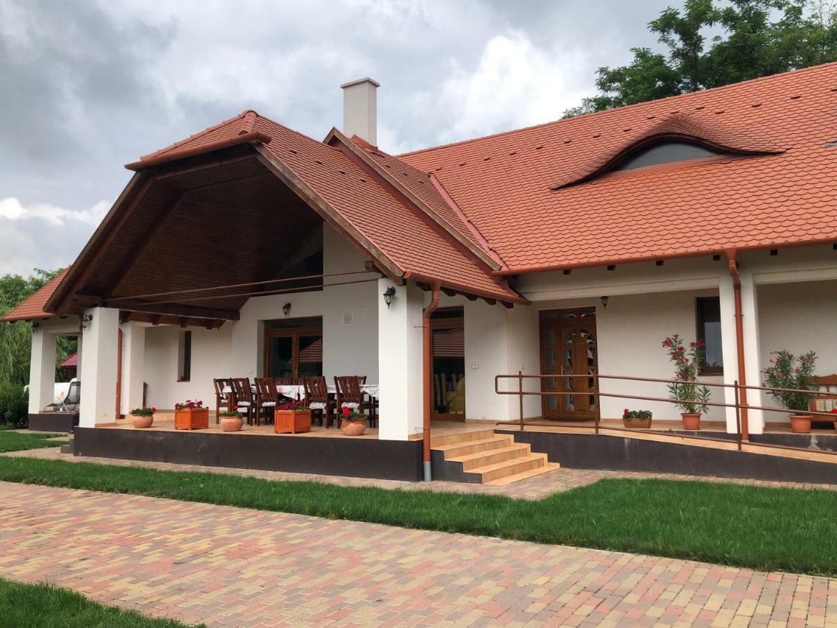 Kiscsere Vendeghaz Kallosemjen Luaran gambar
